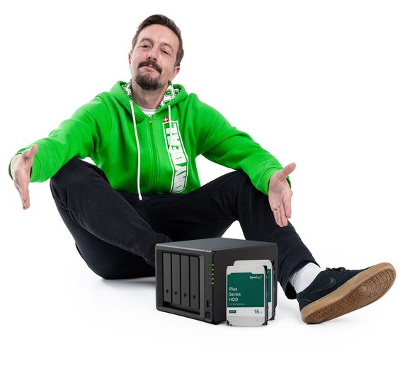 4-bay-NAS mit 2x 16 TB HDD